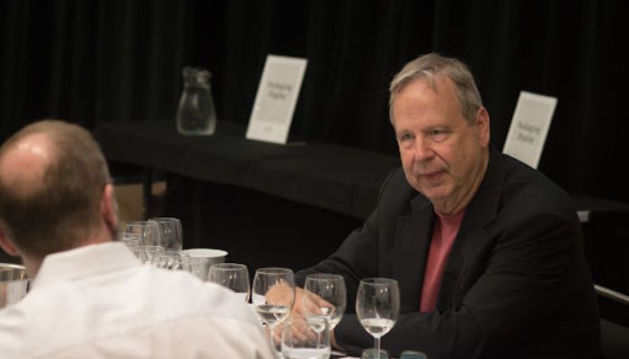 Wine Director at Super Buy-Rite, New Jersey (left) and Tim Hanni MW (right) discussing the wines Image: Wine Director at Super Buy-Rite, New Jersey (left) and Tim Hanni MW (right) discussing the wines.